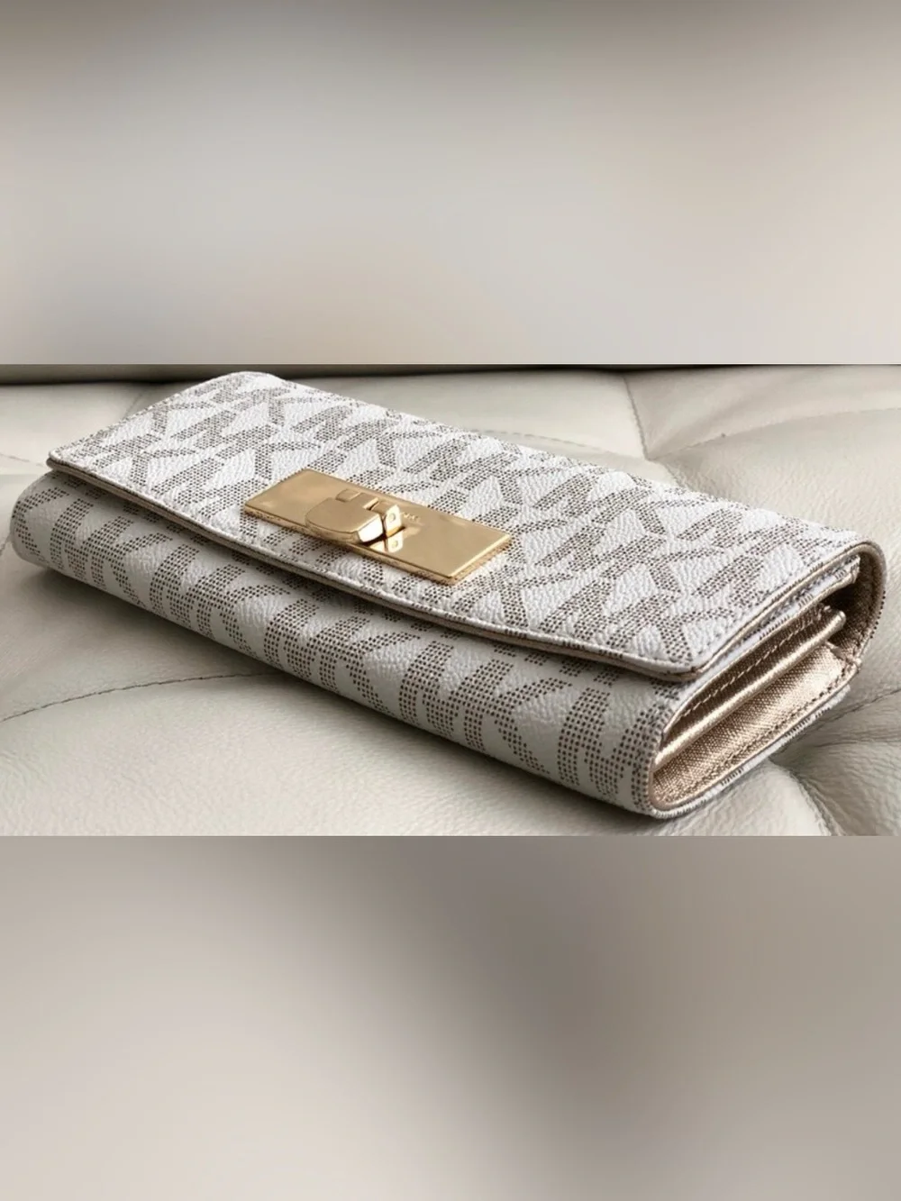 Micheal Kors Callie Carryall Signature Monogram PVC Long Wallet Vanilla/Gold EUC